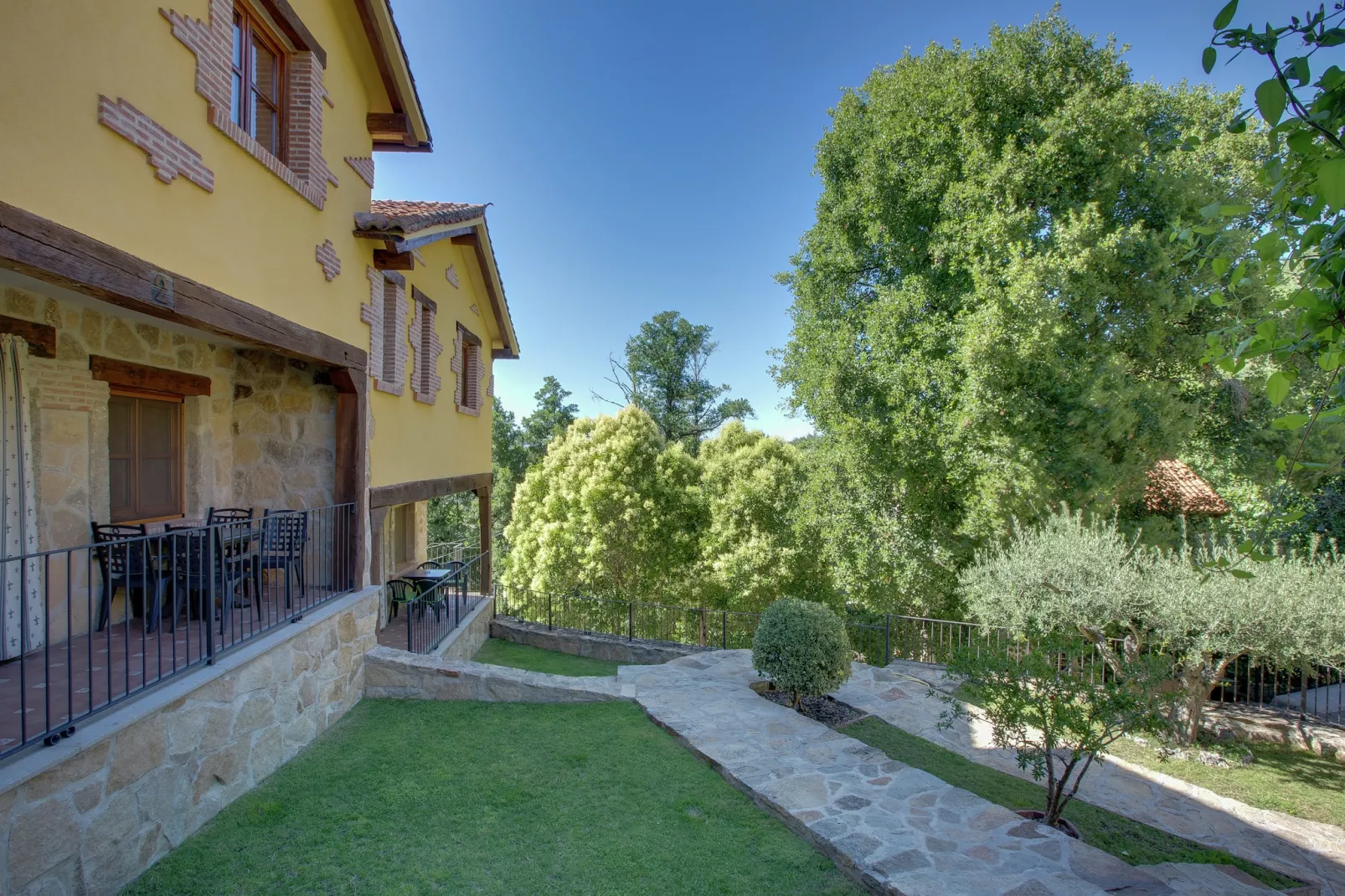 Casas Rurales Acebuche Casereña - Jardins en été