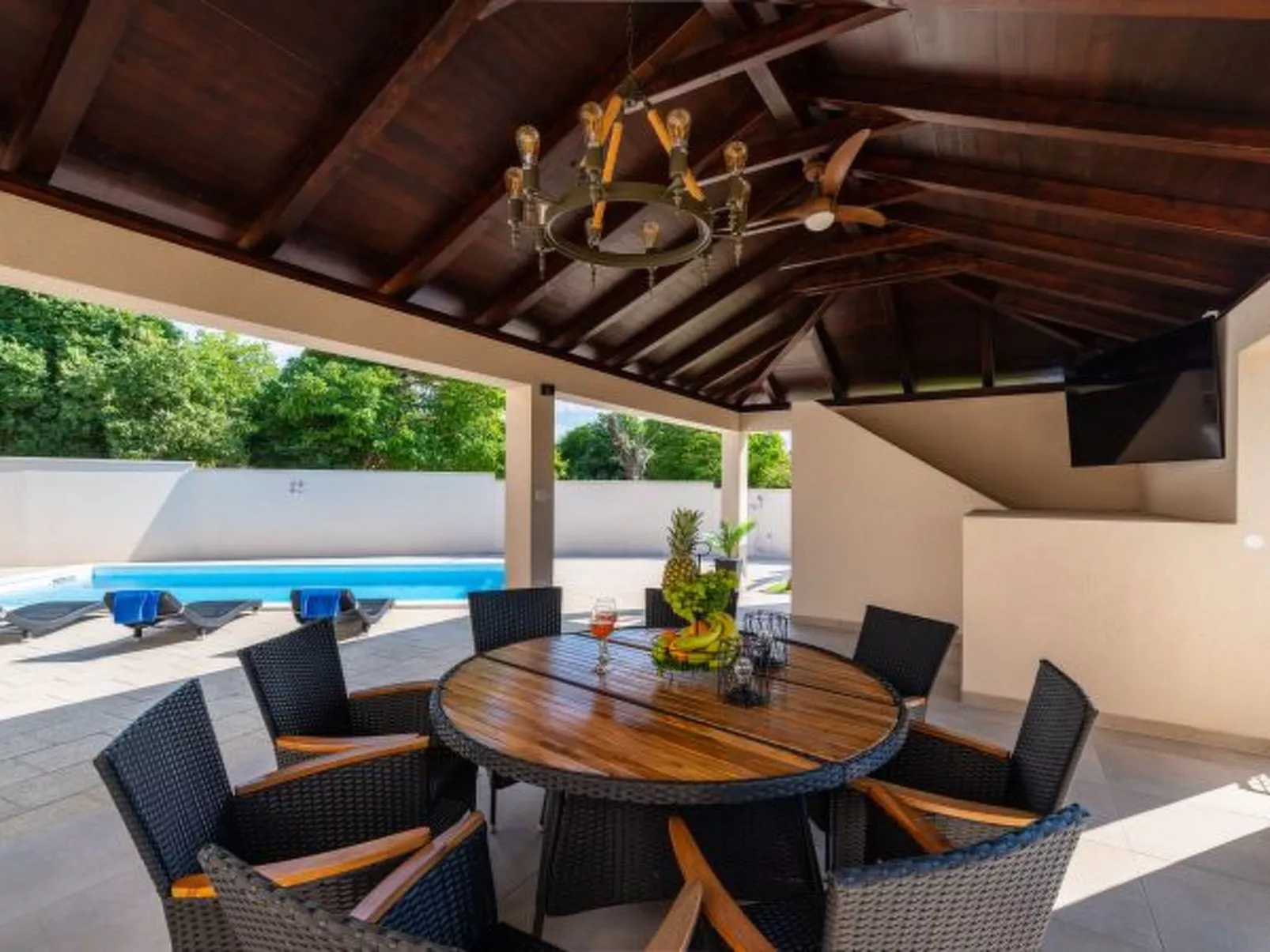 Villa Miandri with heated pool - Image-tags.info