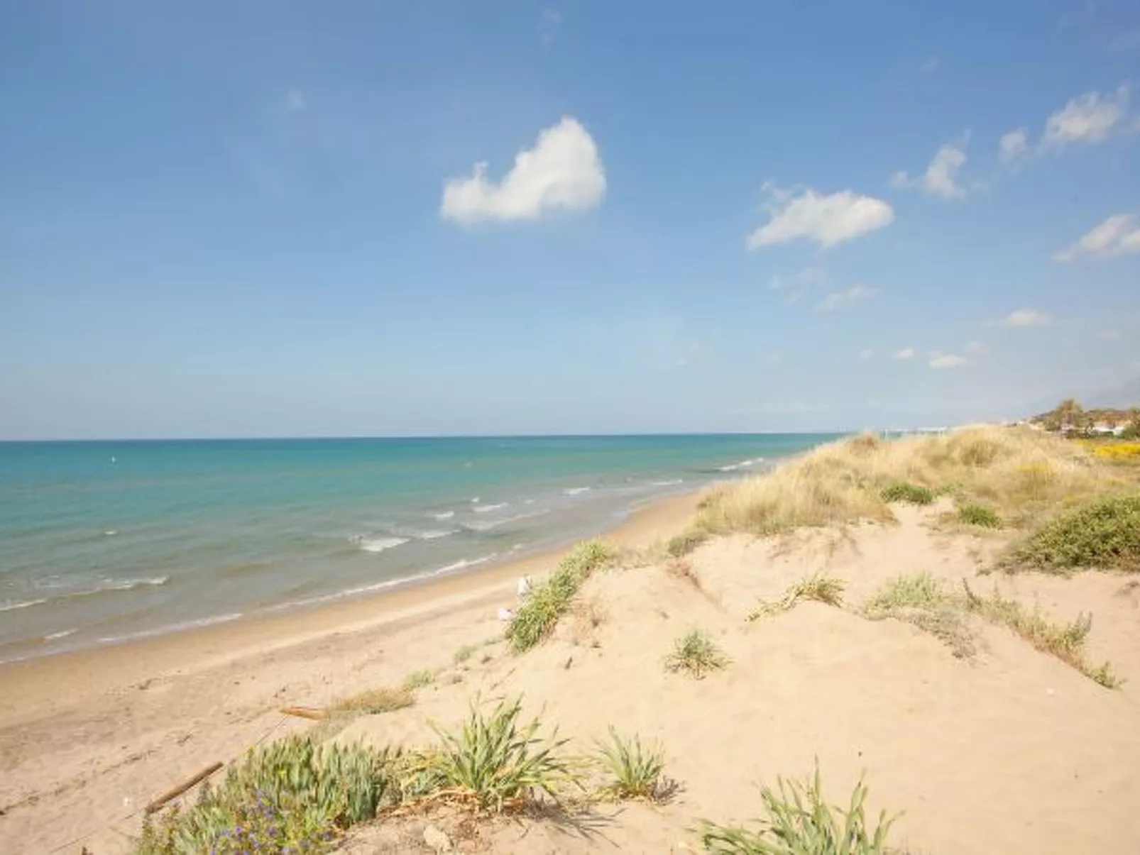 Beachside apartment in Elviria, Romana Playa - Image-tags.info