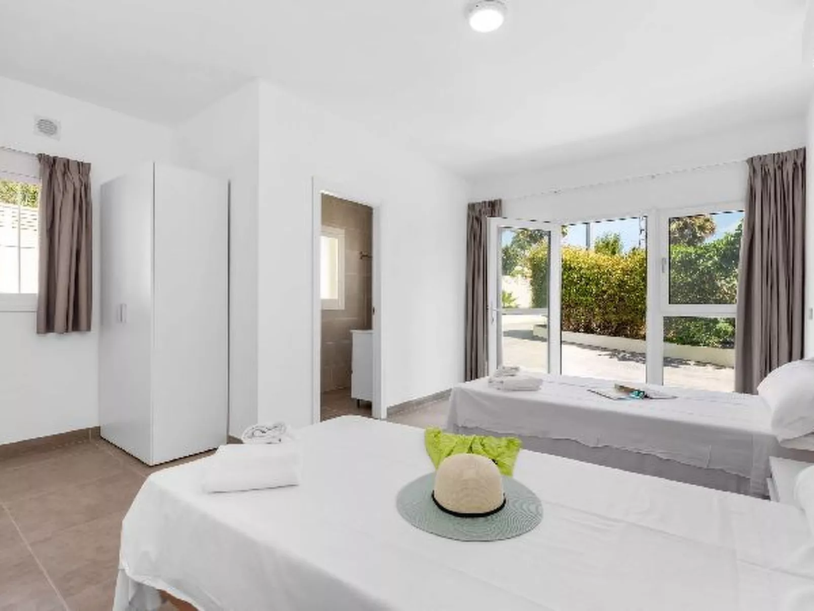 Villa Escriva - PlusHolidays - Image-tags.info