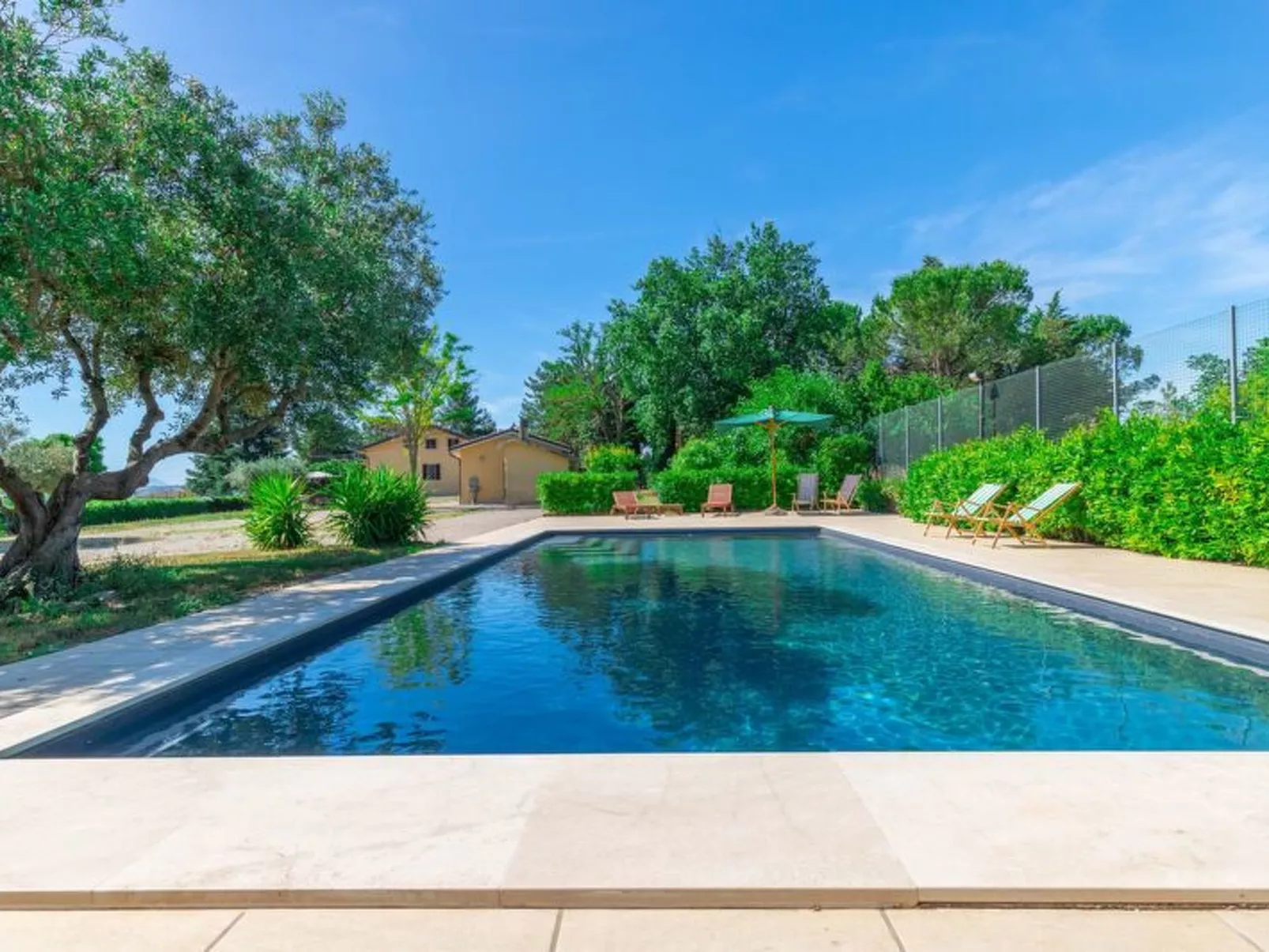 Sunrise Hill Holiday Home - Outside