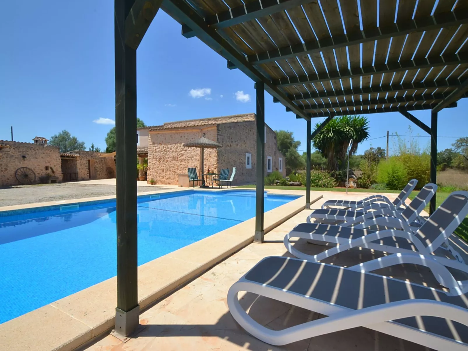 Wunderschönes Landhaus im Landhausstil mit Pool am Ortsrand von Felanitx - Draußen