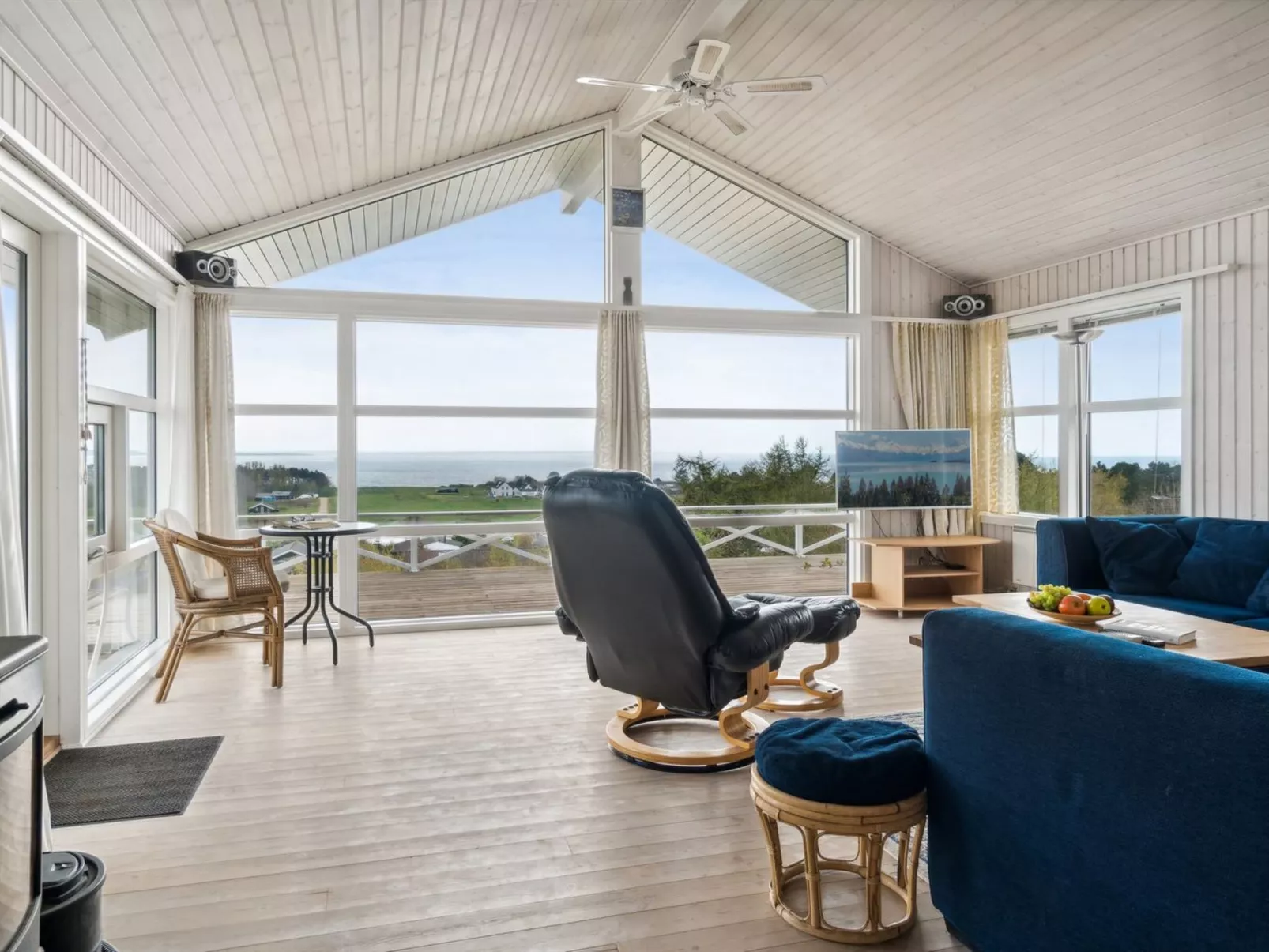 "Gjuro" - 800m from the sea - Inside