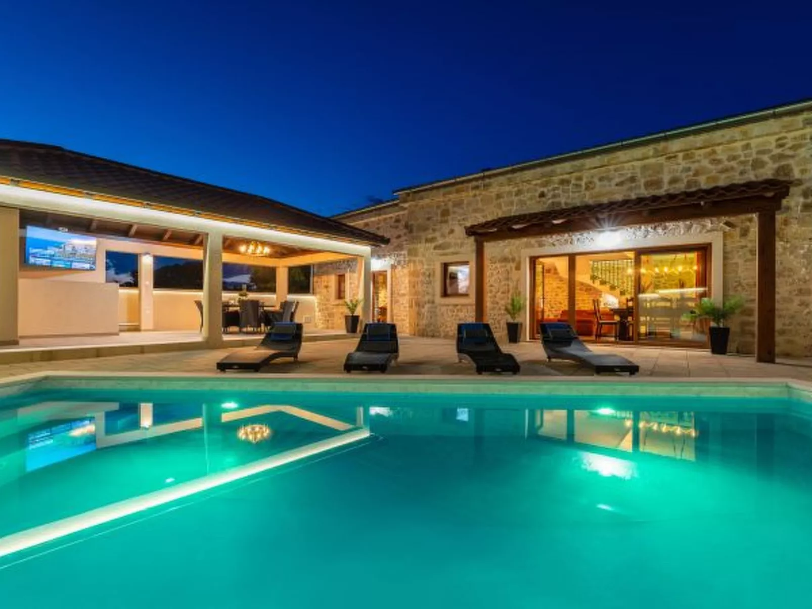 Villa Miandri with heated pool - Image-tags.info