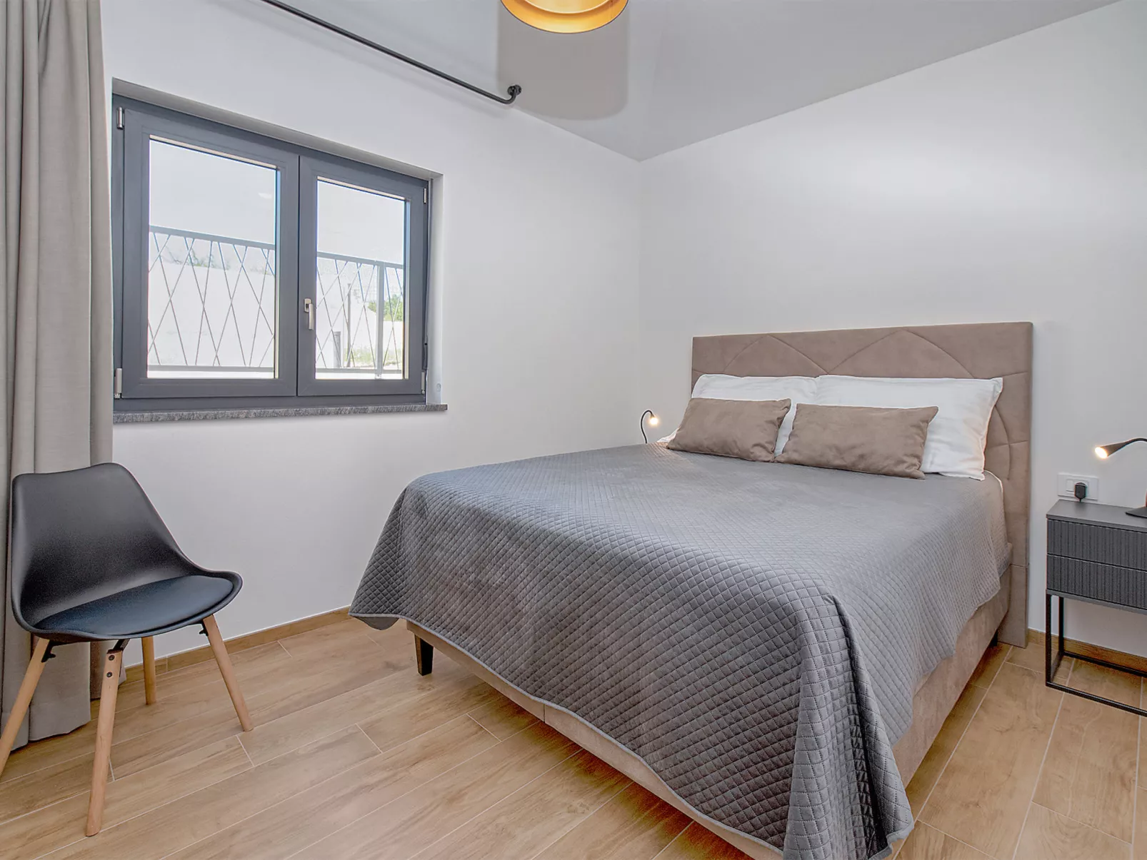 House 2406 - Image-tags.info