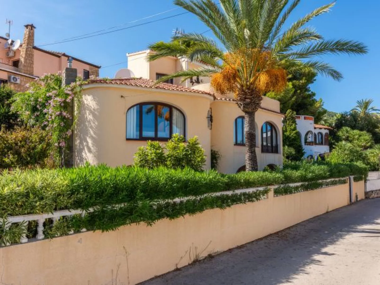 Villa Aloe - Plus - Image-tags.info