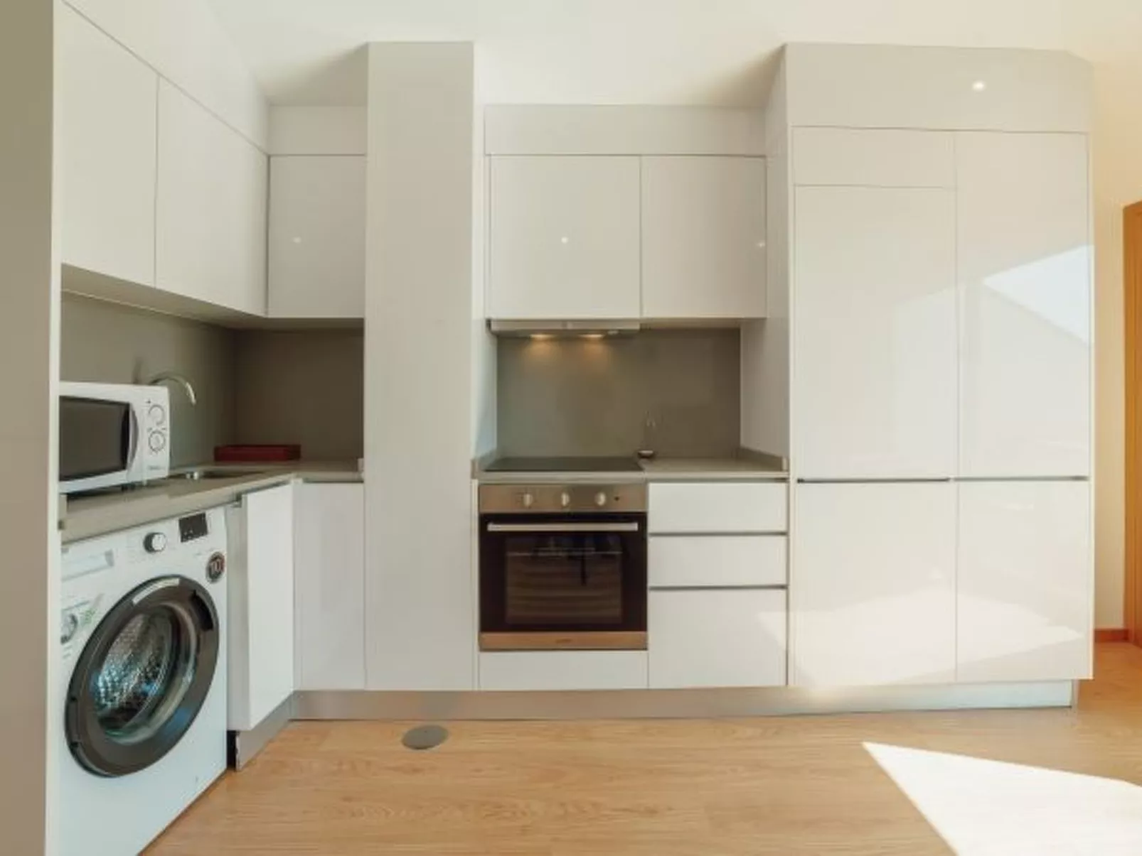 MODERN & STYLISH APARTMENT III by VACATIONY - Inside