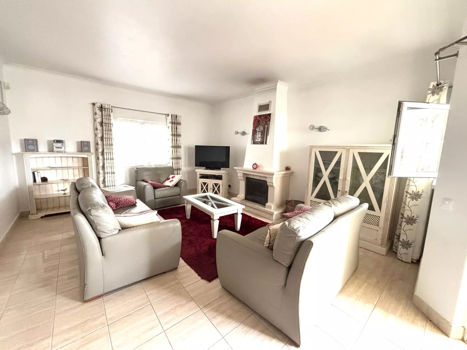 Mit beheiztem Pool - Inside