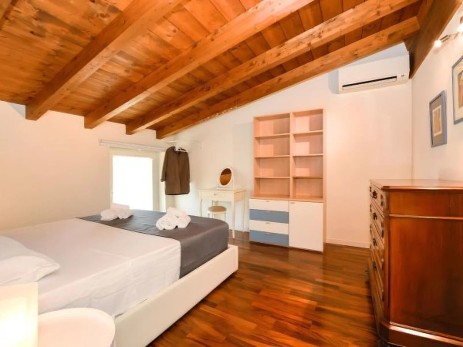 Desenzanoloft Surfing on the Lake - Image-tags.info