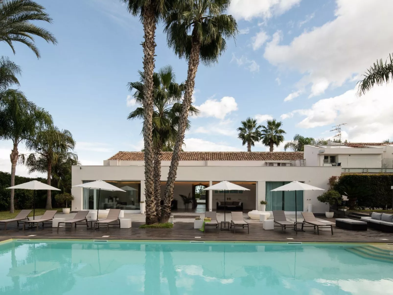 Villa Carlino White - Outside