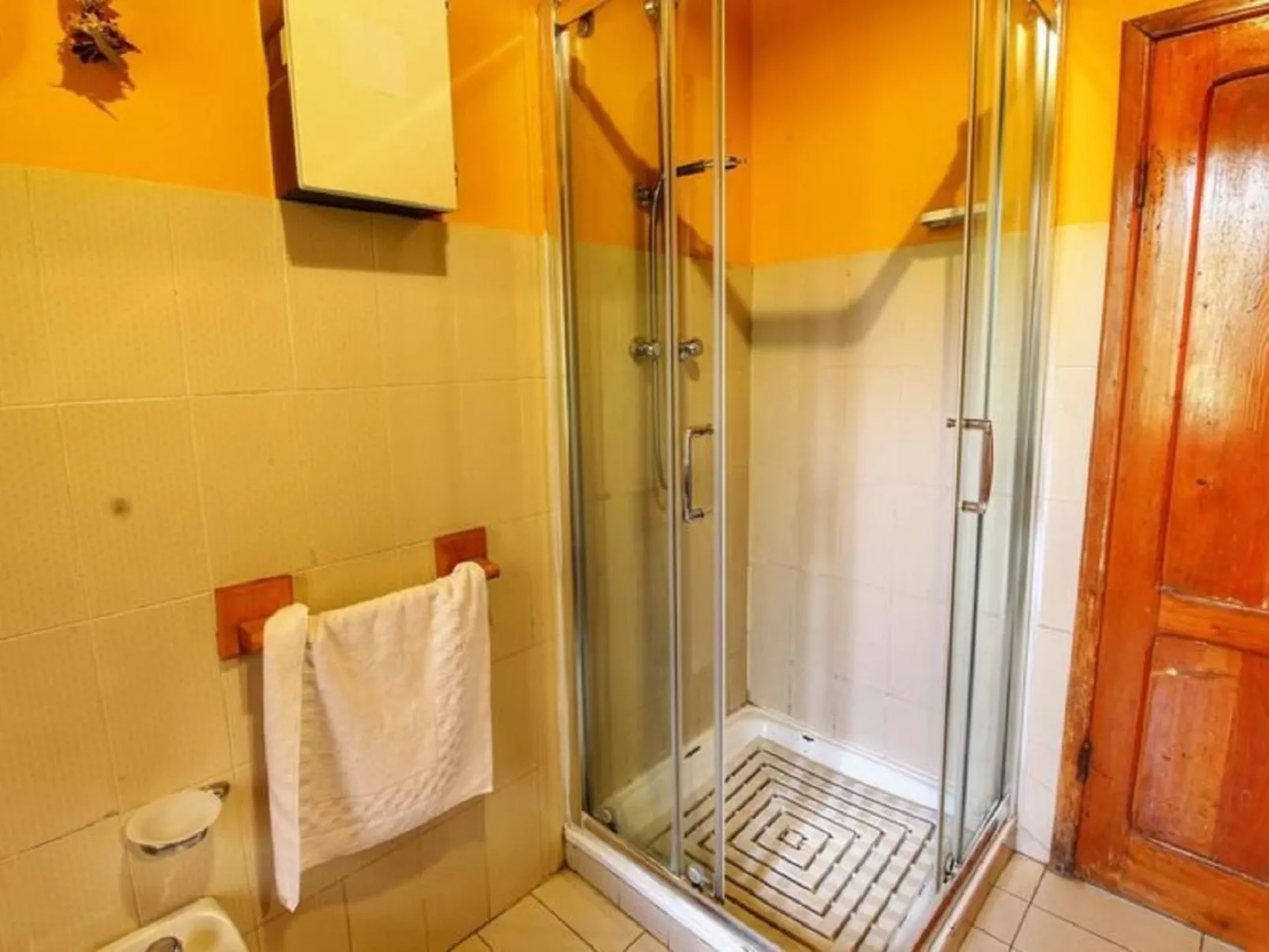 Le Corniole mit Pool, Jacuzzi und Grill - Image-tags.info