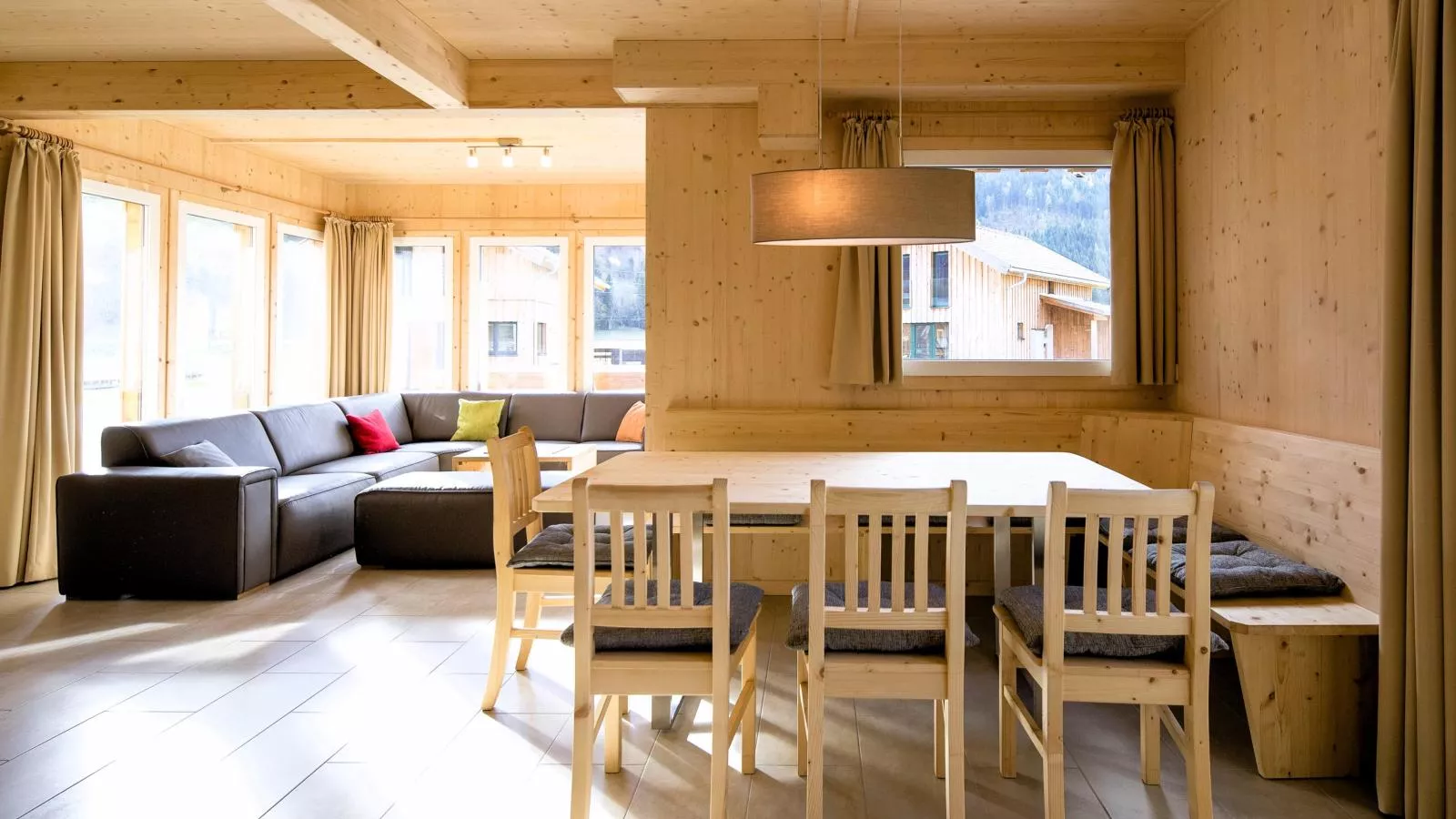 Murau 11-Dining room