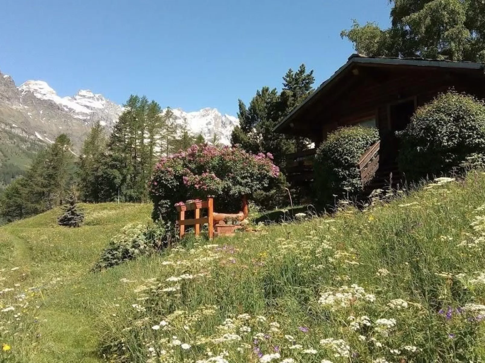 'Lo Chalet' der Balkon über dem Matterhorntal - Outside