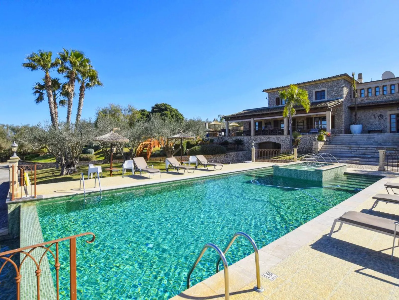 Wunderschönes Ferienhaus in Ariany mit Privatem Pool - Outside