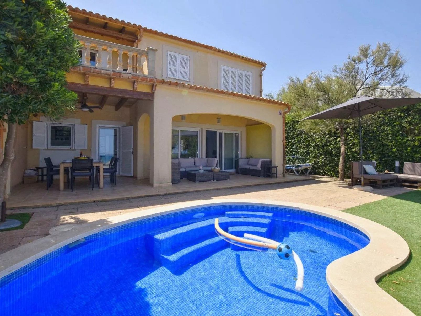 Gemütliches Ferienhaus in Urbanització S'estanyol mit Privatem Pool - Drinnen