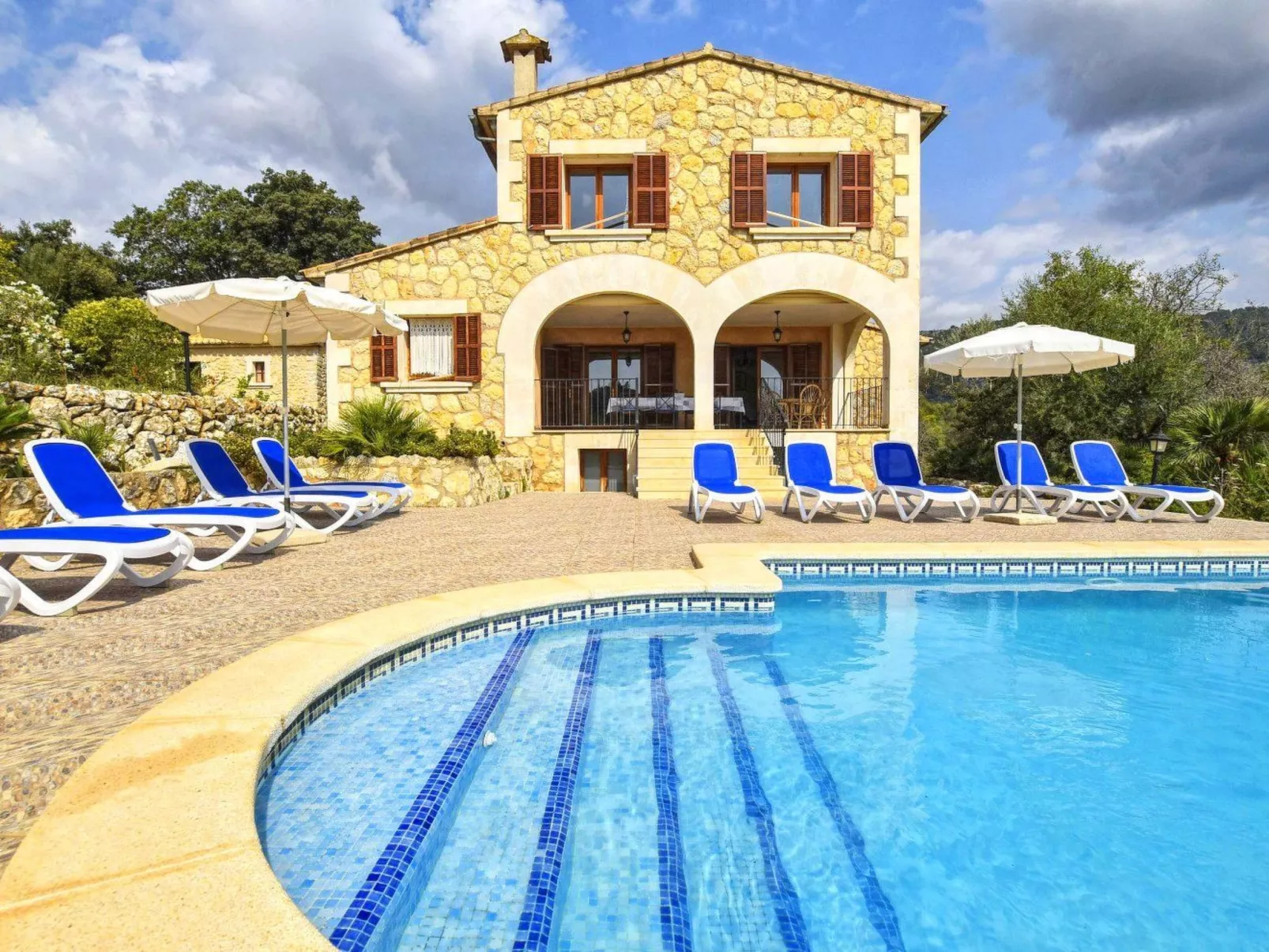 Schönes Landhaus mit Panoramablick auf die Berge - Dehors