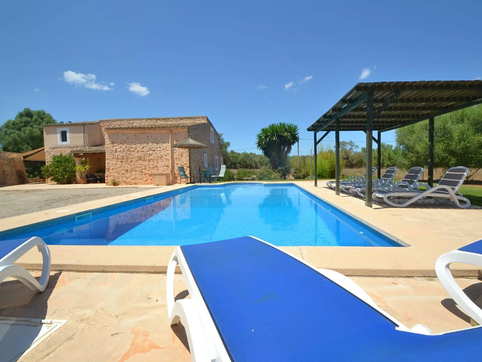 Wunderschönes Landhaus im Landhausstil mit Pool am Ortsrand von Felanitx - Draußen