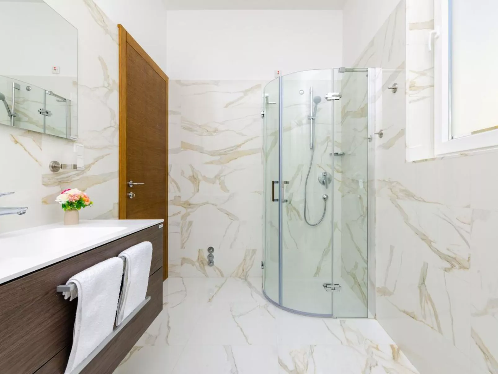 Villa Emilia Soba 104 / HR-10058-05 - Image-tags.info