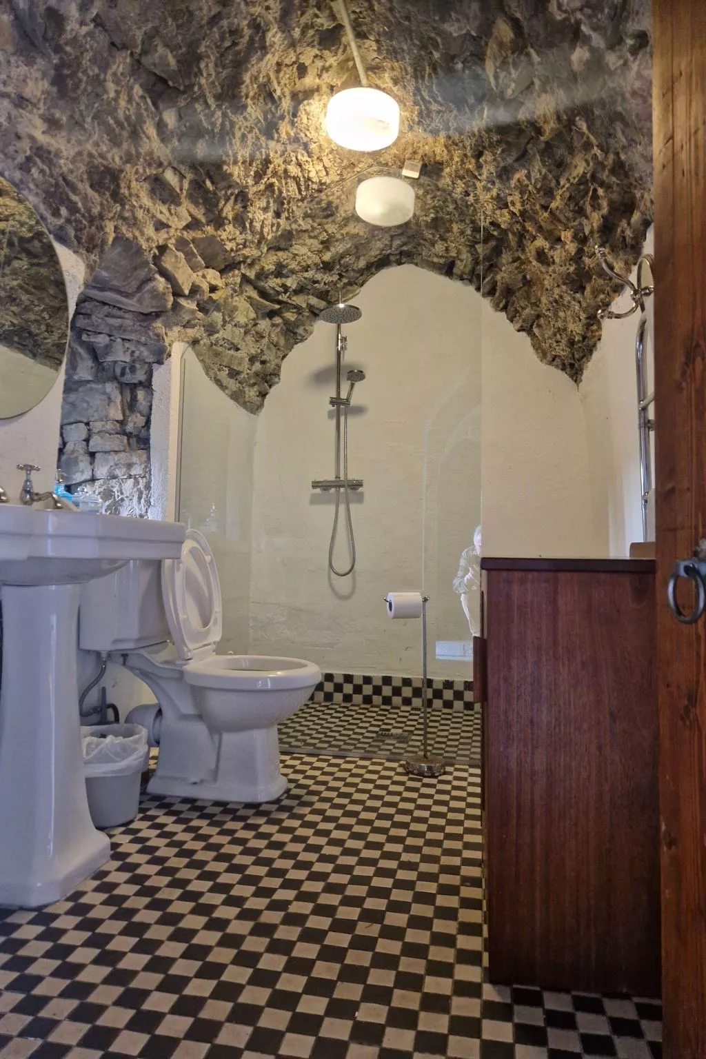 Schloss Ballindooley - Inside