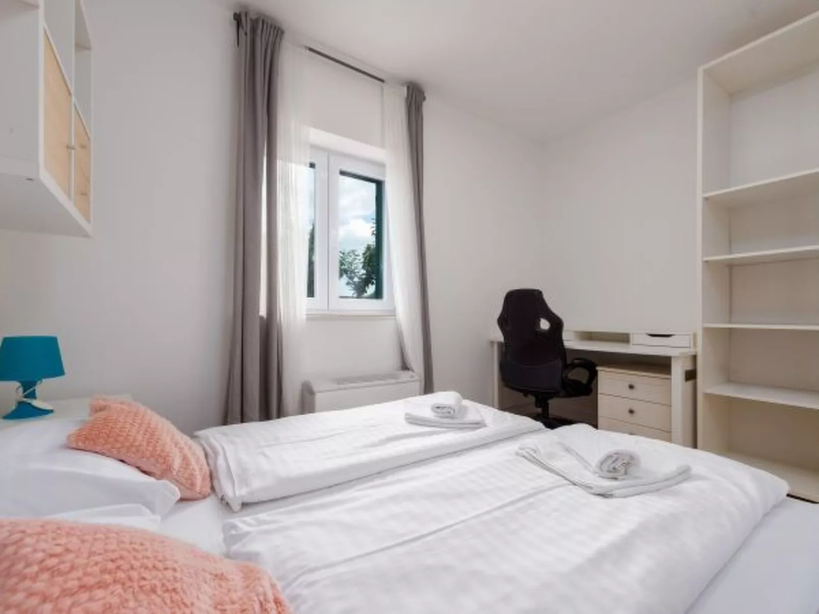 Great Villa Field Hills with sauna and jacuzzi - Image-tags.info