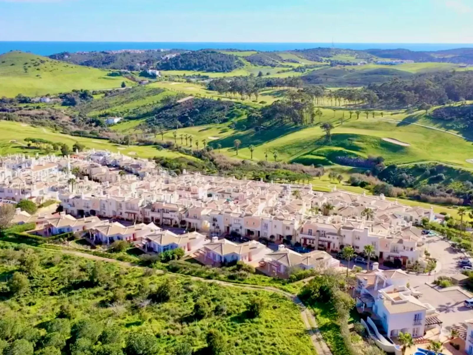 Mit beheiztem Pool - Outside