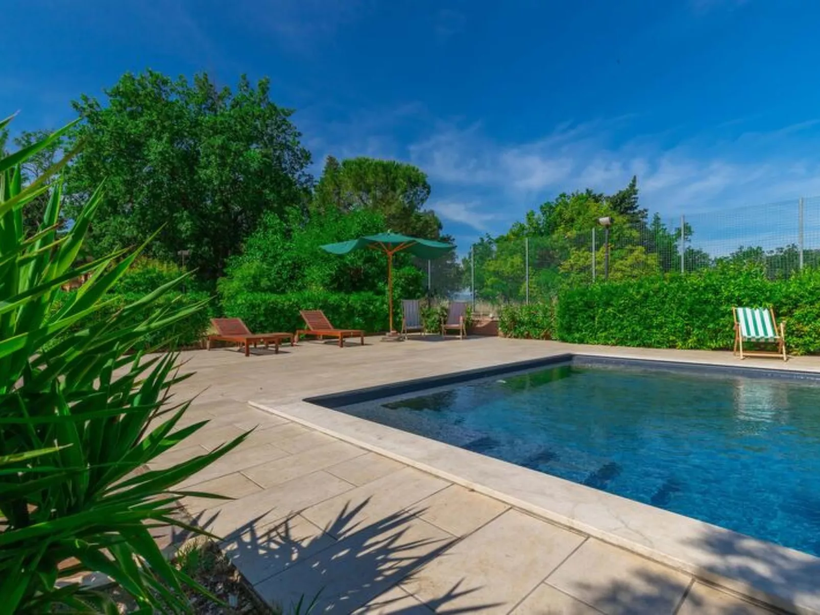 Sunrise Hill Holiday Home - Outside