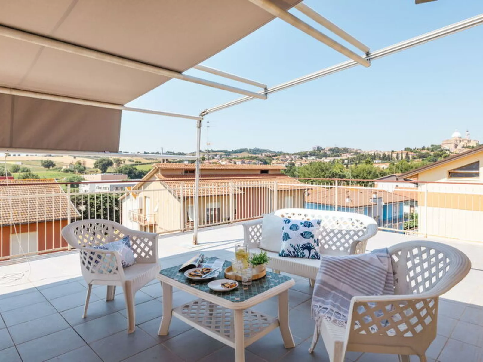 Sopraloreto Apartment - Dehors