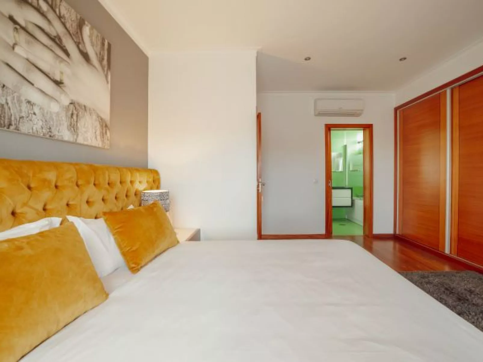 POOL & CINEMA VILLA by VACATIONY - Inside