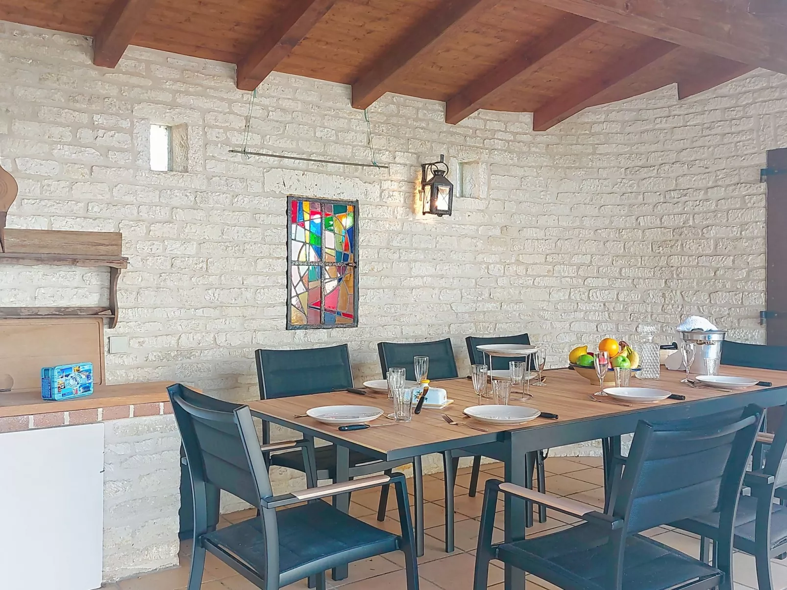 Le Château 3 - Draußen