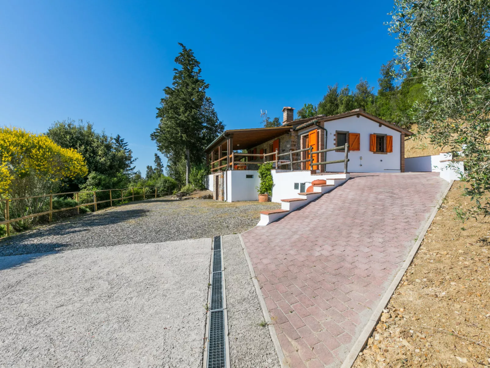 Nido di Falco - Draußen