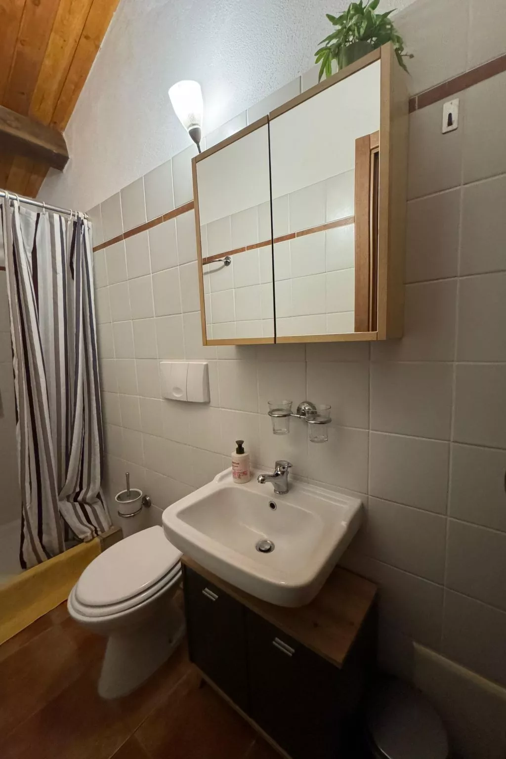 Tolles Reihenhaus im Olivenhain - Drinnen