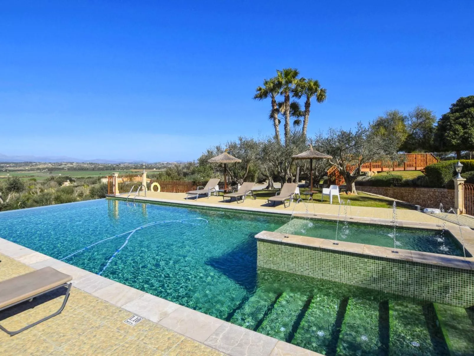 Wunderschönes Ferienhaus in Ariany mit Privatem Pool - Outside