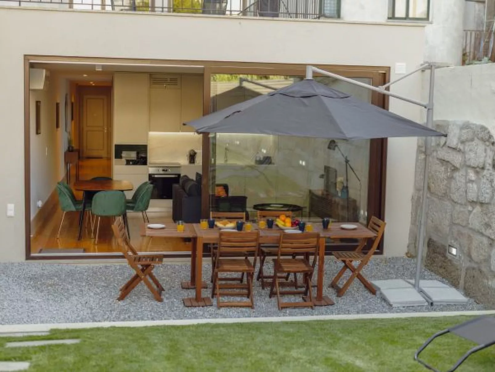 LEGACY OPORTO PREMIUM APARTMENT B by VACATIONY - Inside