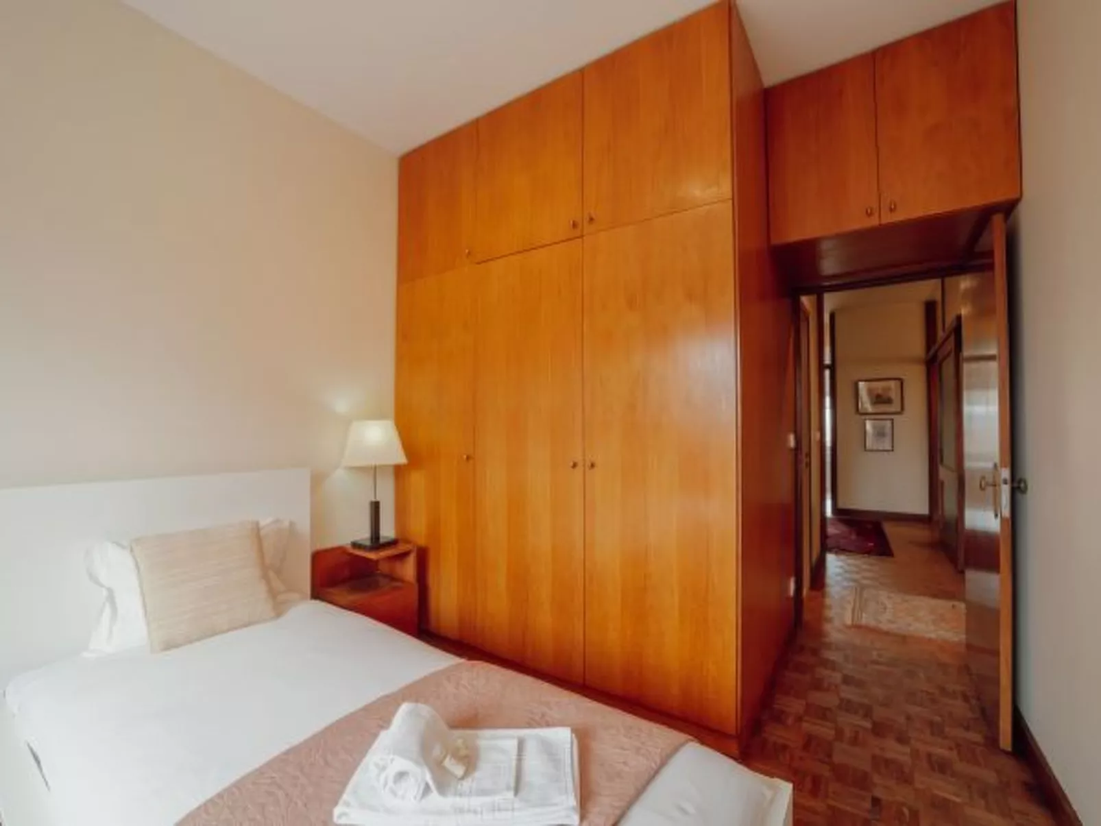 GRAND BOTANIC GARDEN APARTMENT by VACATIONY - Inside