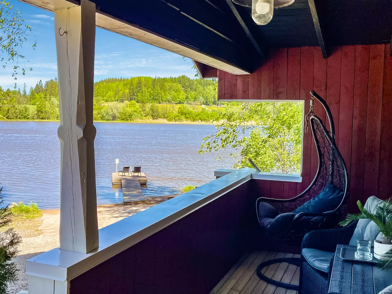 Peltosirkku - Inside