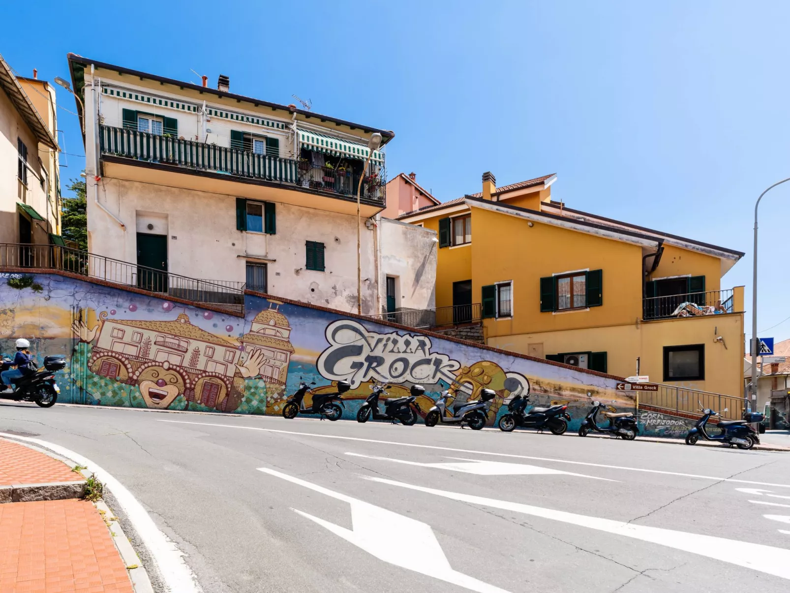 FouFou NEU - Outside