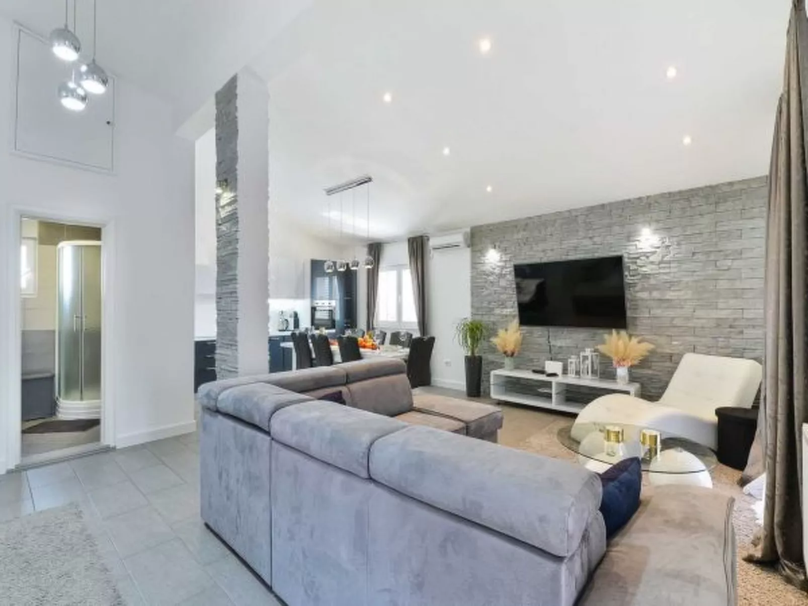 Holiday house Bianca with pool - Image-tags.info