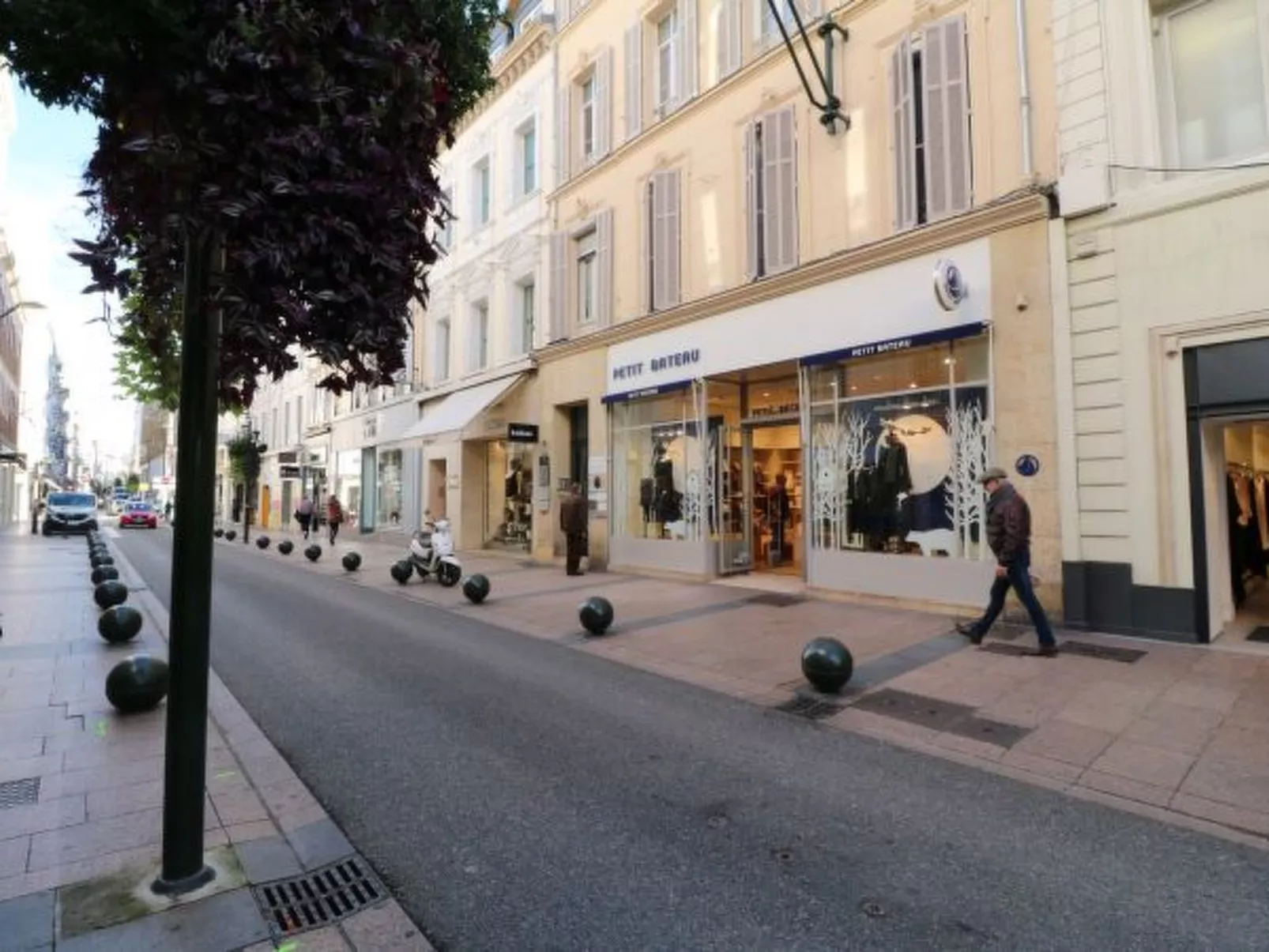 Luxury 3 bedroom Rue d'Antibes 410 - Image-tags.info