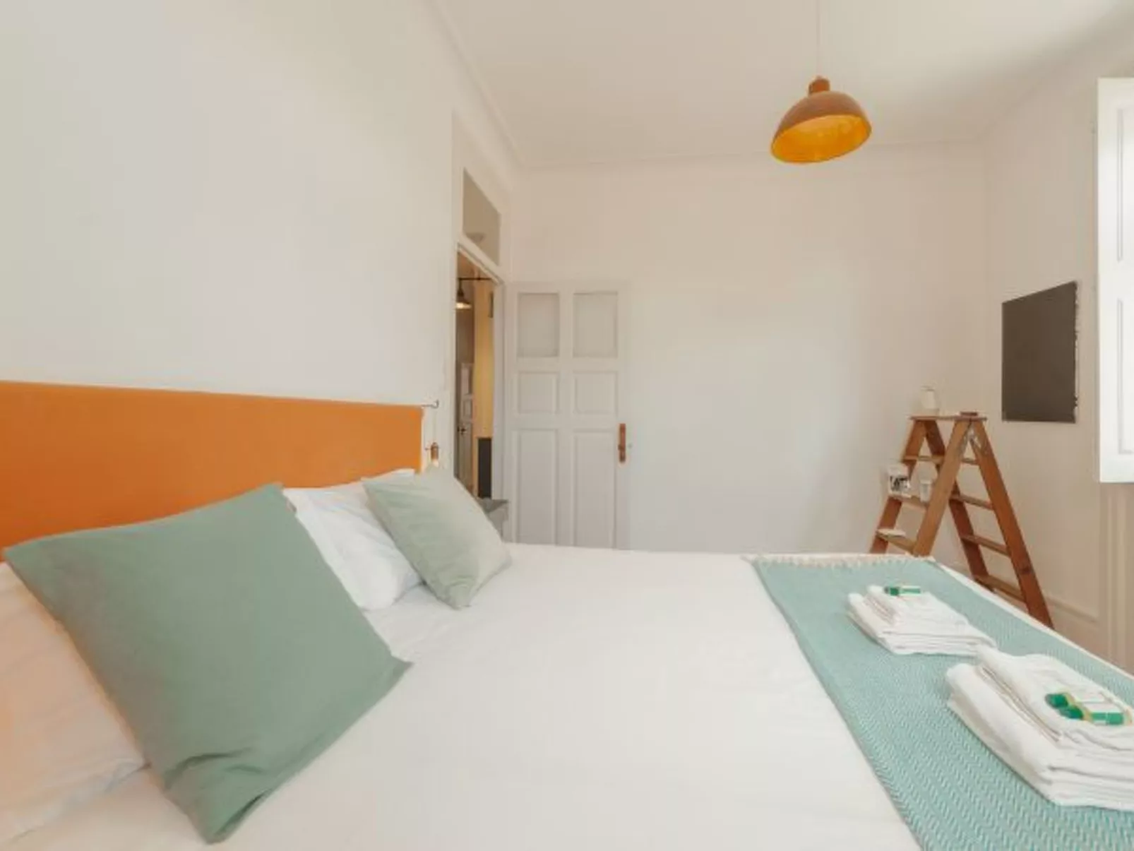 DOWNTOWN RETRO BOLHAO by VACATIONY - Inside