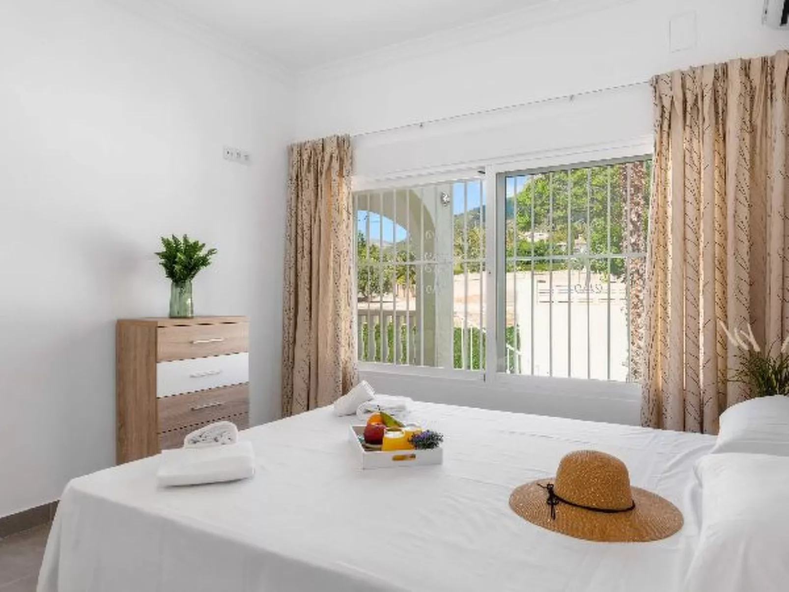 Villa Escriva - PlusHolidays - Image-tags.info