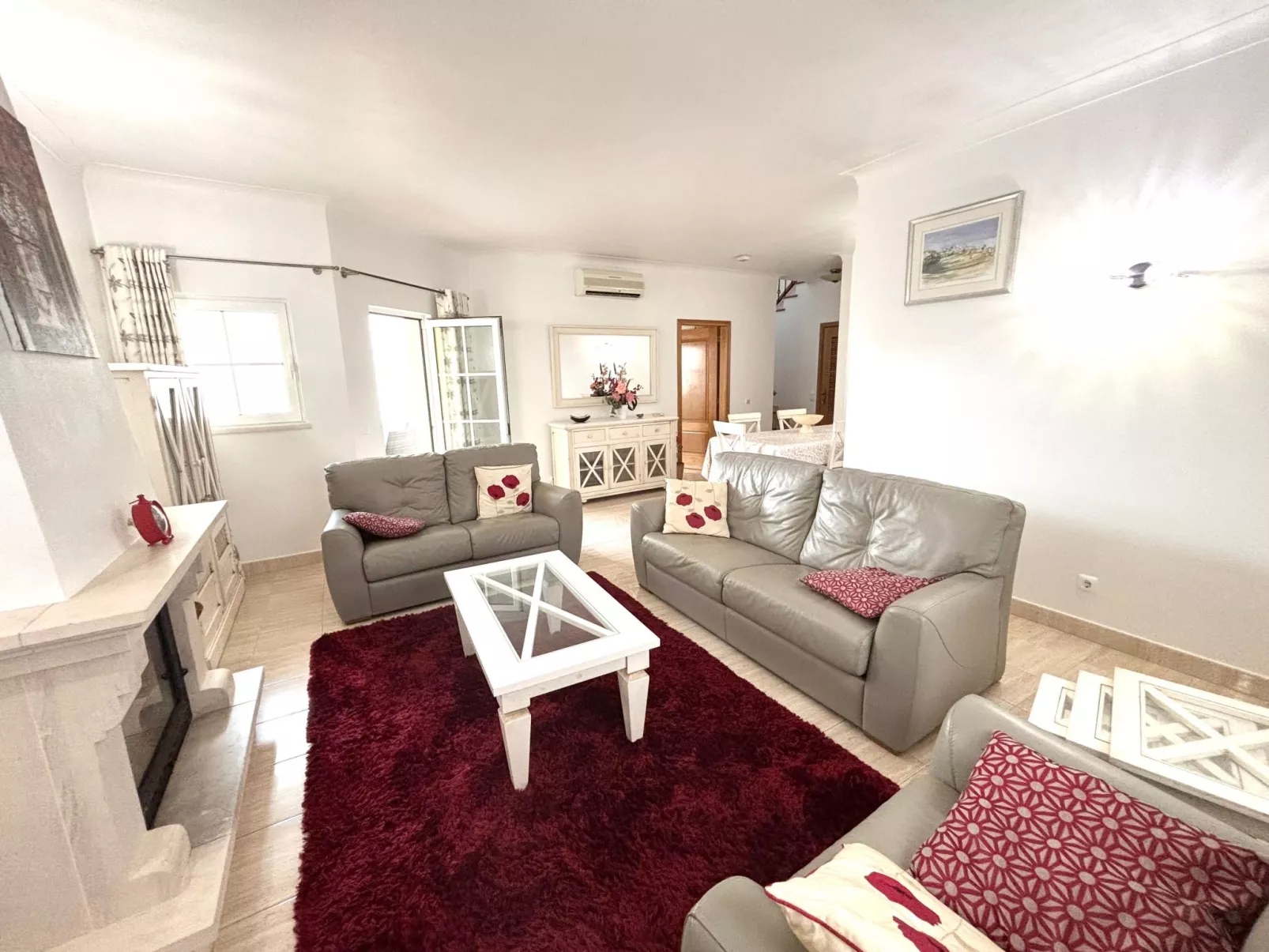 Mit beheiztem Pool - Inside