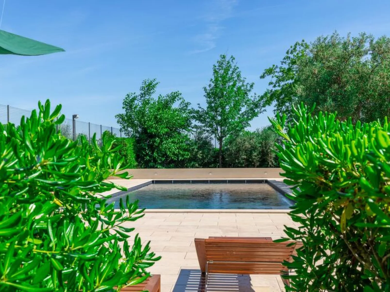 Sunrise Hill Holiday Home - Outside