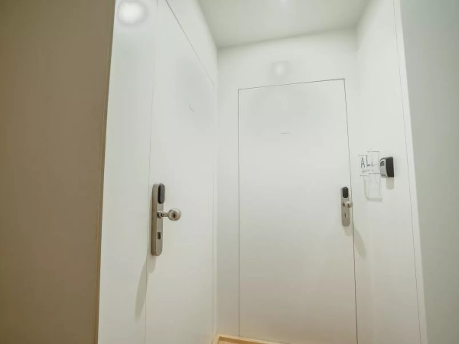 DOWNTOWN CLERIGOS with RIVER VIEW by VACATIONY - Inside