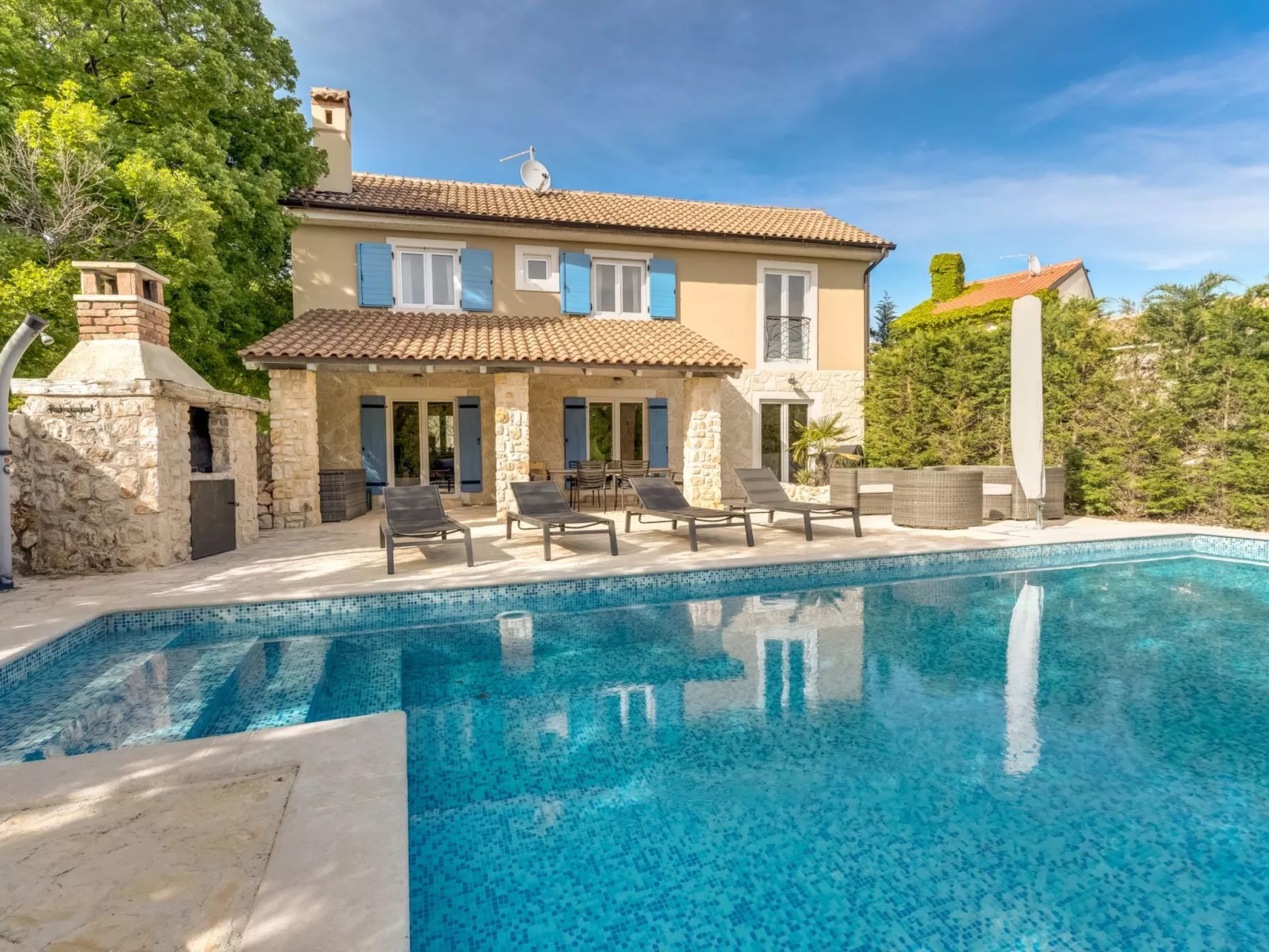 Eine luxuriöse Villa "Maslina" mit Pool und Grill - Outside