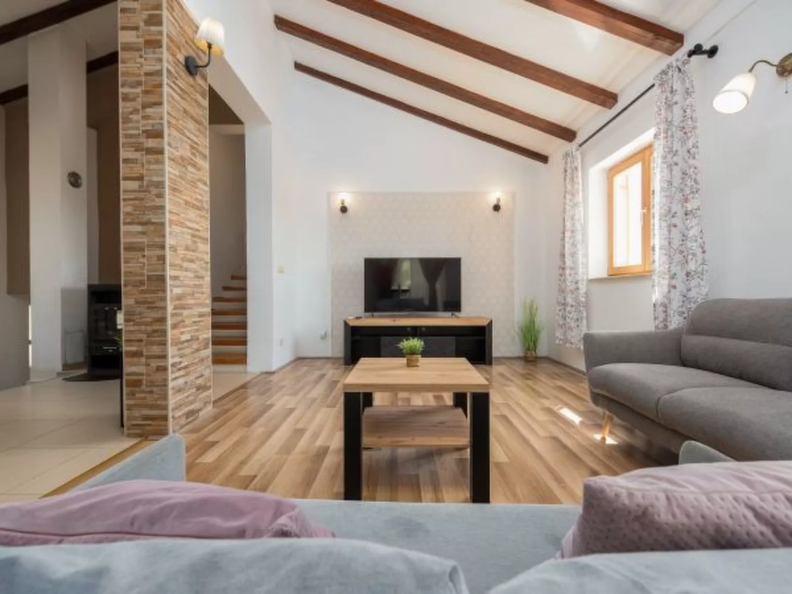 Holiday house Tina with jacuzzi and pool - Image-tags.info