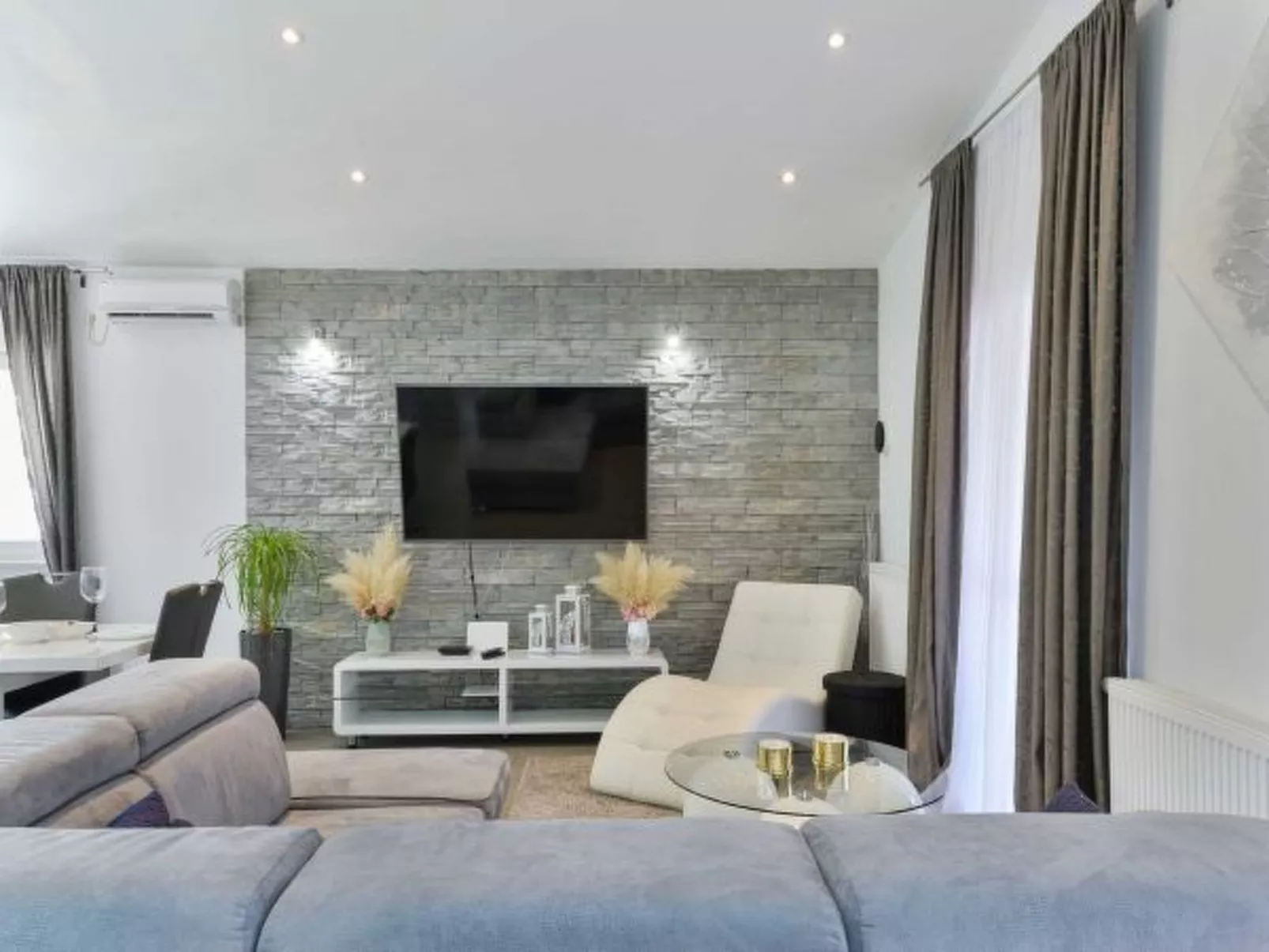 Holiday house Bianca with pool - Image-tags.info