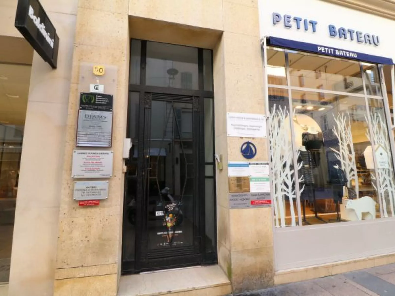 Luxury 3 bedroom Rue d'Antibes 410 - Image-tags.info