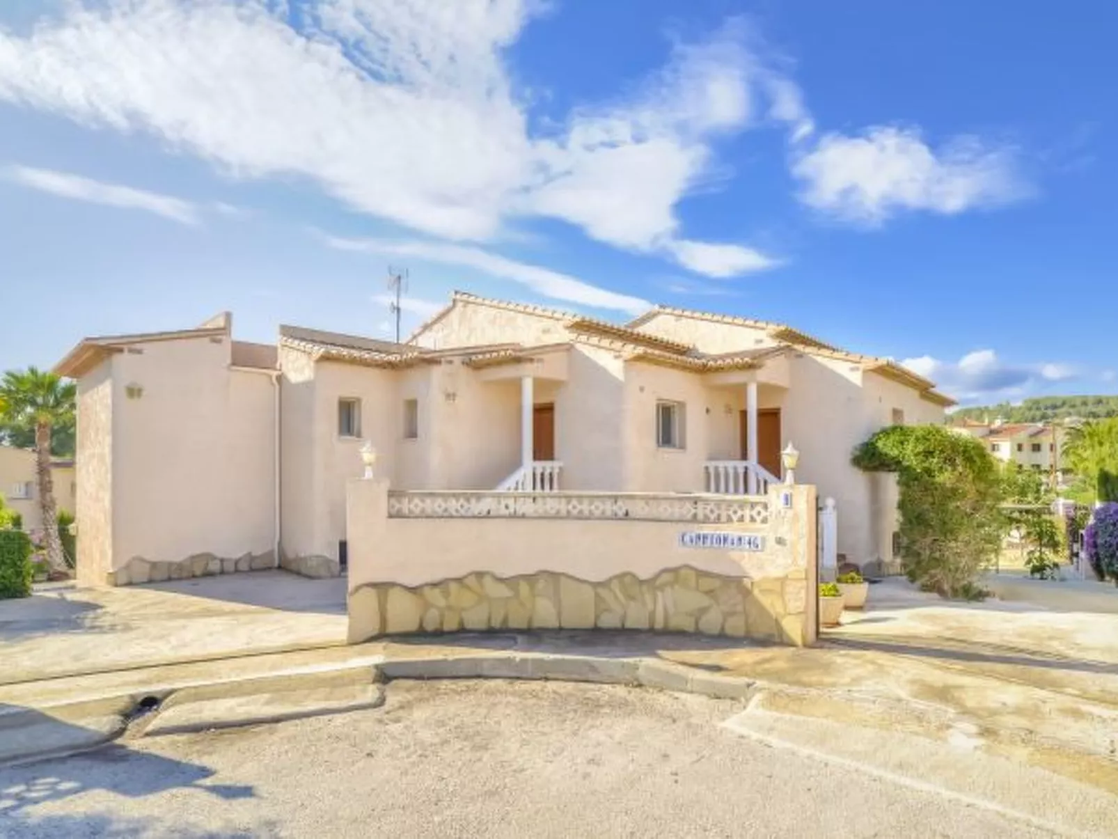 Villa Sasha - PlusHolidays - Image-tags.info