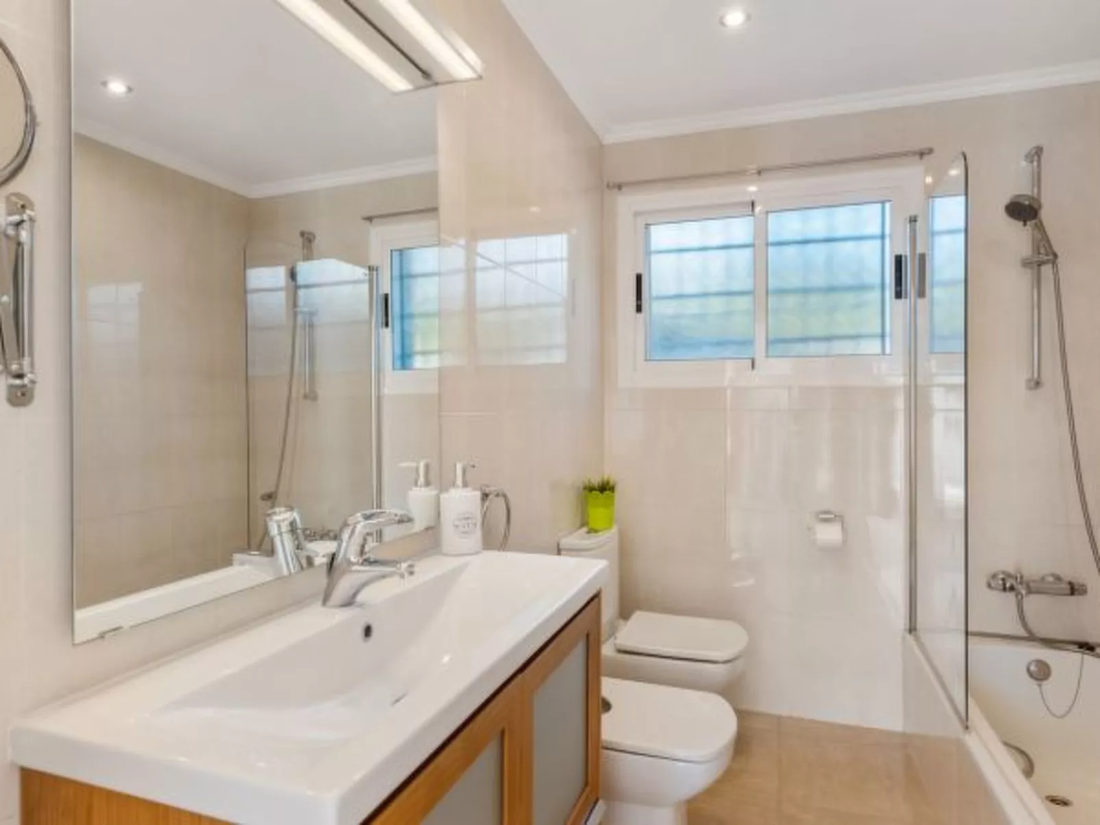 Villa Anais - Plus - Image-tags.info