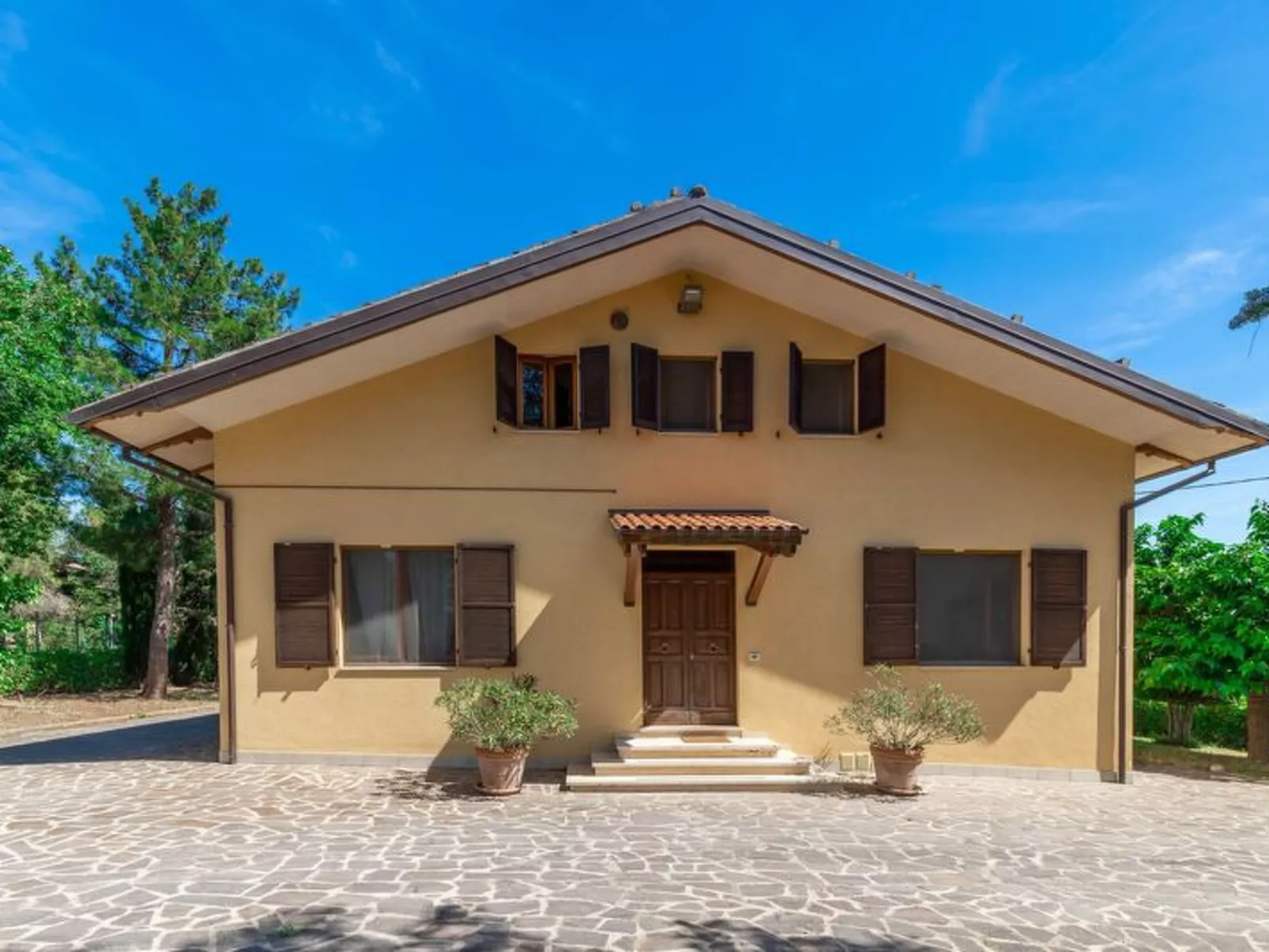 Sunrise Hill Holiday Home - Outside